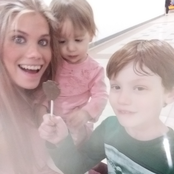 Meet your Posher, Leah - Picture 5 of 8